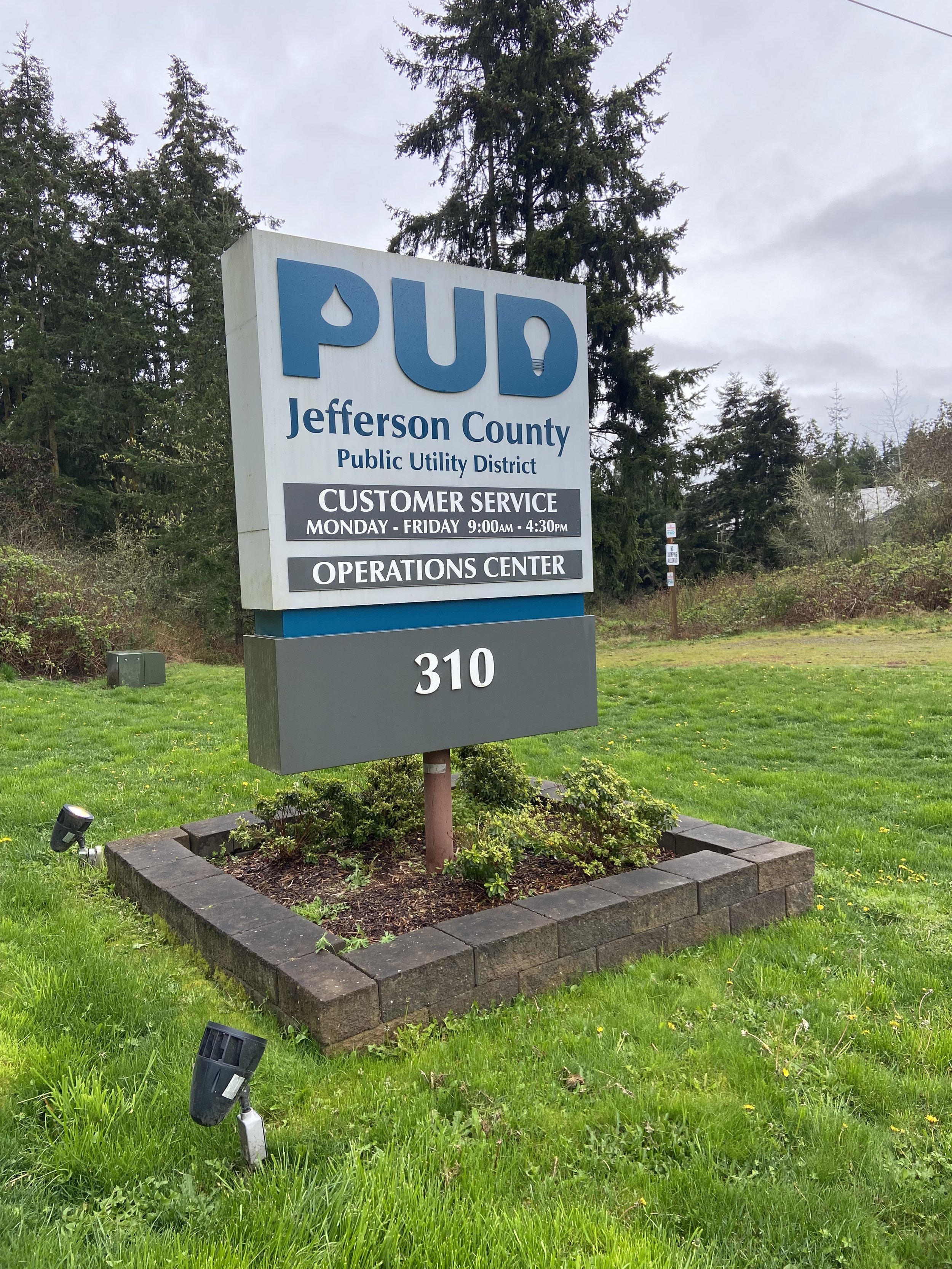   Photo by Nhatt Nichols  