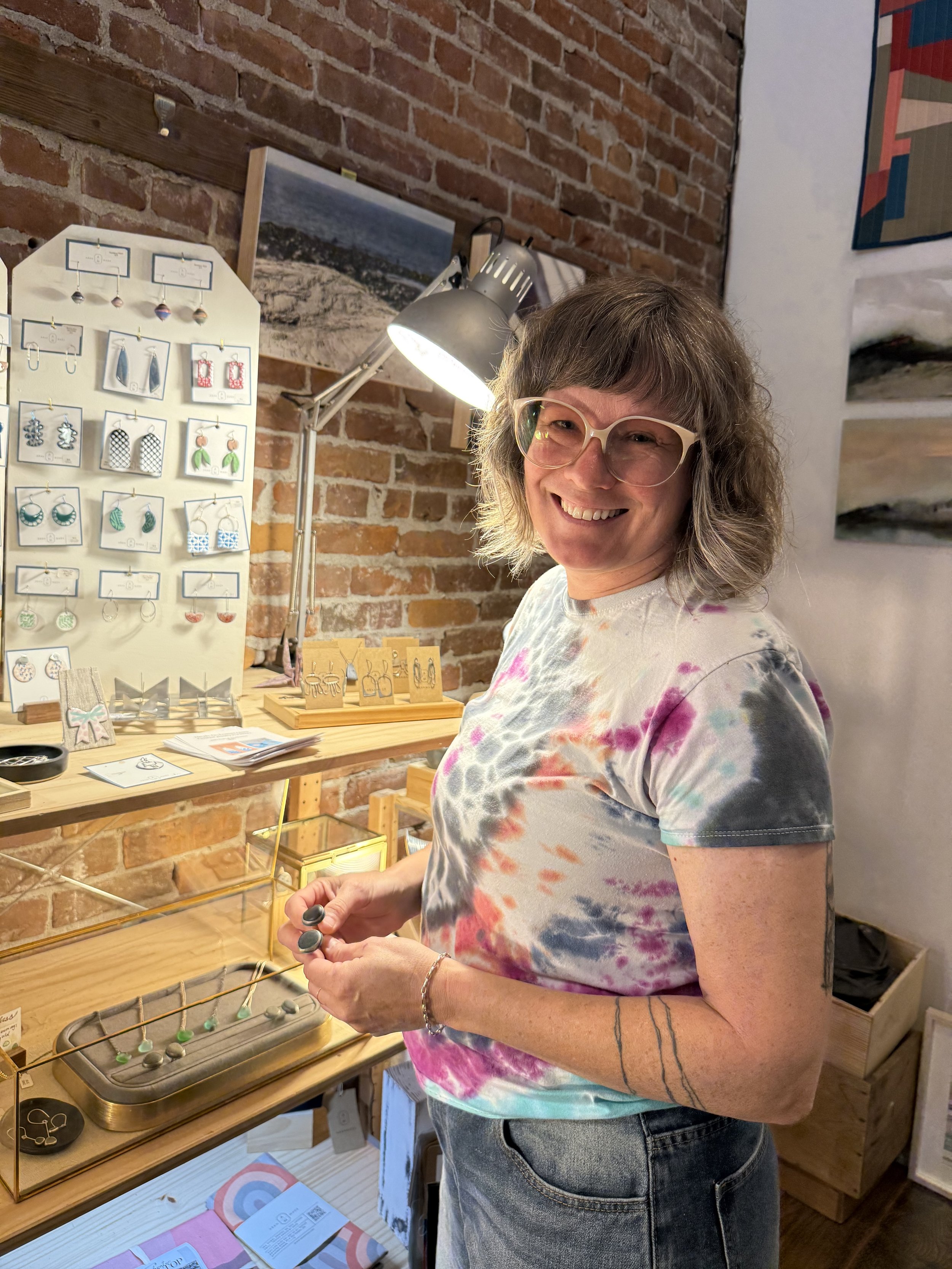   Educator and artist Aran Galligan’s classes include the Crafting a Creative Business: From Passion to Practice course starting Sept. 25 at Northwind Art School in Port Townsend. Photo by Diane Urbani de la Paz  