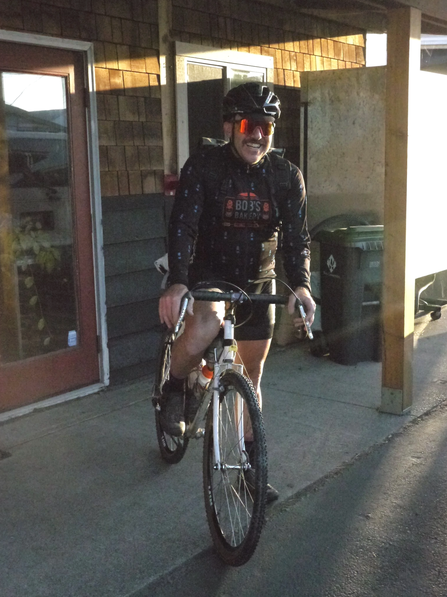   Bagel Bob gets ready to start the Townsend to Townsend off. Photo by Nhatt Nichols  