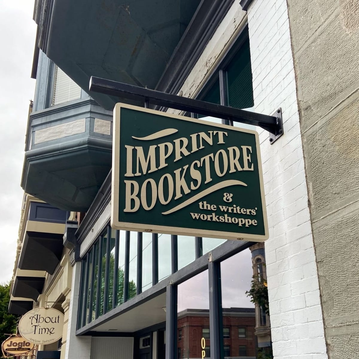 Beloved Bookstore Owners Ready to Start New Chapter